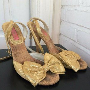 Betsey Johnson Unique Gold Metallic Bow High Heels Pumps - Size 6.5